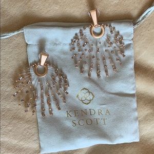 Rose gold and sapphire earring